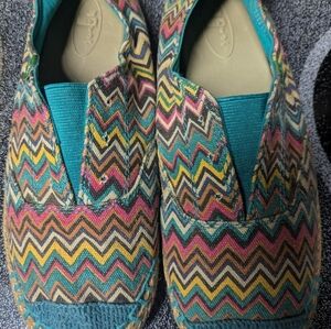 Sanuk brand multi colored flats size 7